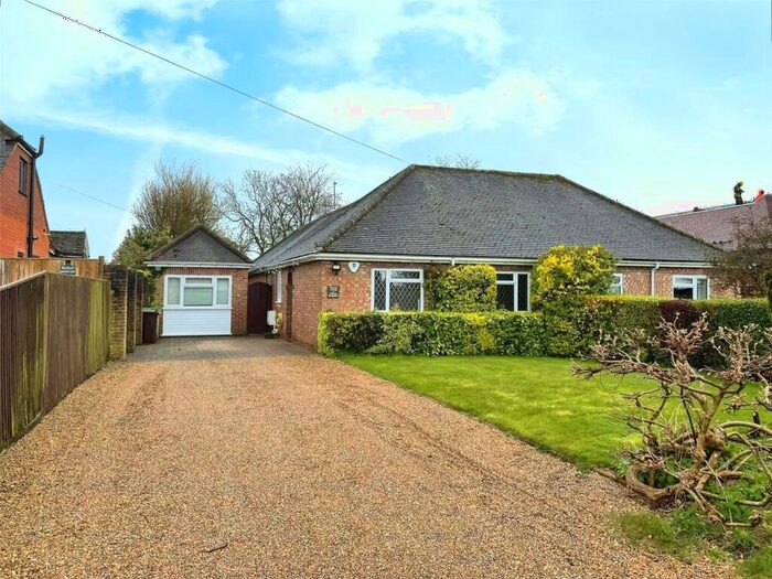 2 Bedroom Bungalow For Sale In Behoes Lane, Woodcote, Reading, Oxfordshire, RG8
