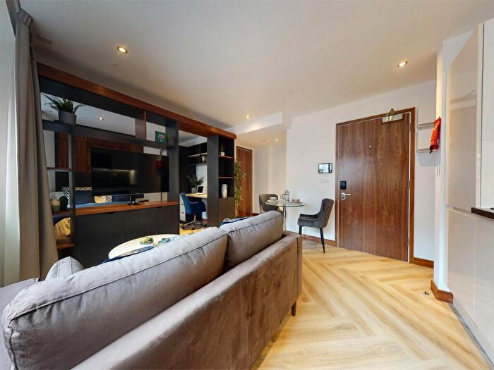 Apartment To Rent In Apt, Live Oasis Deansgate #, M2