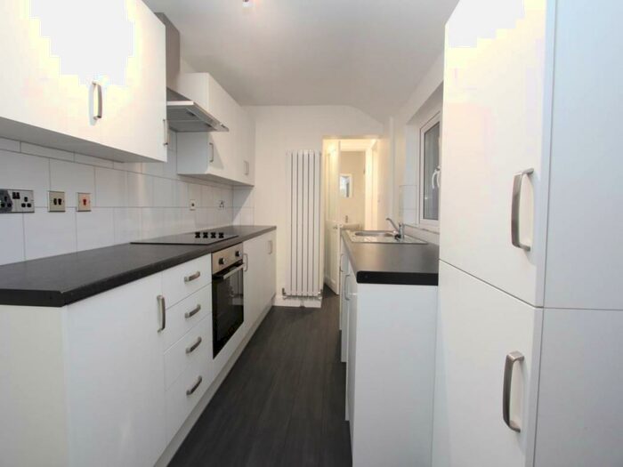 3 Bedroom House To Rent In Lee Road, Barry, Vale Of Glamorgan, CF63