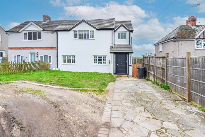 3 Bedroom Semi-Detached House For Sale In Snakes Hill, Navestockside, Brentwood, CM14