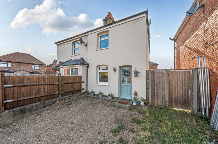 2 Bedroom Semi-Detached House For Sale In North Town Road, Maidenhead, Berkshire, SL6