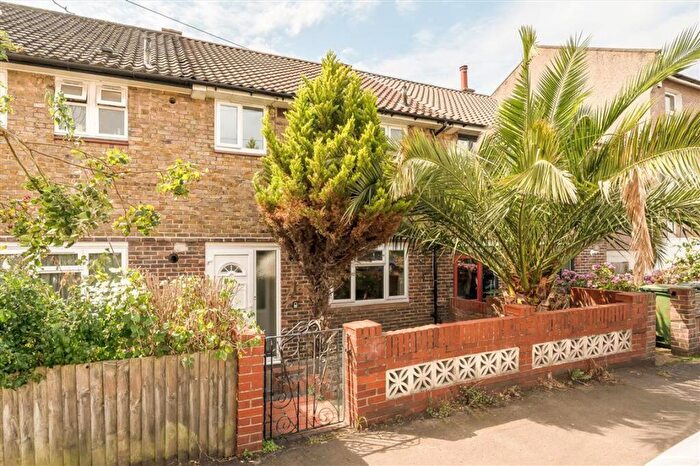 3 Bedroom Terraced House For Sale In Ronver Road, Lee, SE12