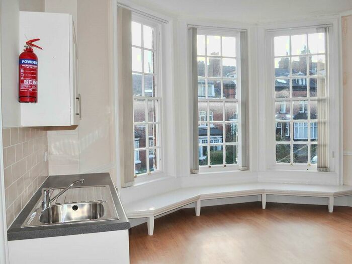 1 Bedroom Apartment To Rent In Clarendon Road, Leeds, West Yorkshire, LS2