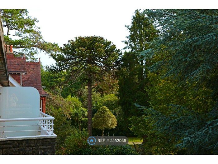 2 Bedroom Flat To Rent In West Cliff Court, Bournemouth, BH4