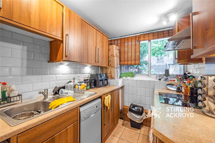 1 Bedroom Flat To Rent In Compton Street, London, EC1V