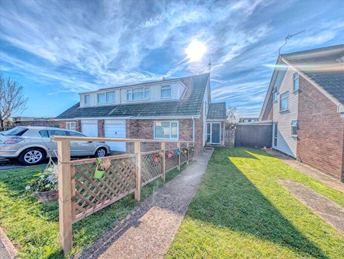3 Bedroom Semi-Detached House For Sale In Pyfleet Close, Brightlingsea, CO7