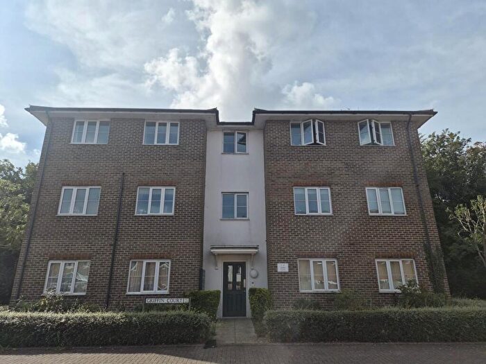 2 Bedroom Flat To Rent In Griffin Court, Gillingham, ME7