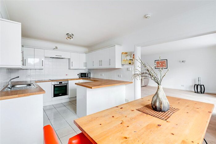 2 Bedroom Flat To Rent In Milner Street, London, SW3