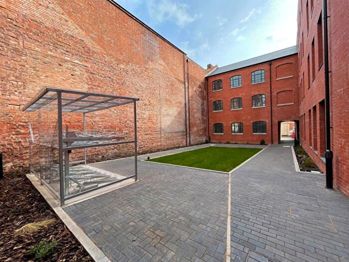 2 Bedroom Apartment To Rent In Camden Street, Birmingham, B1