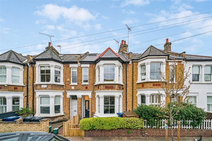 3 Bedroom Flat For Sale In Church Path, London, W4