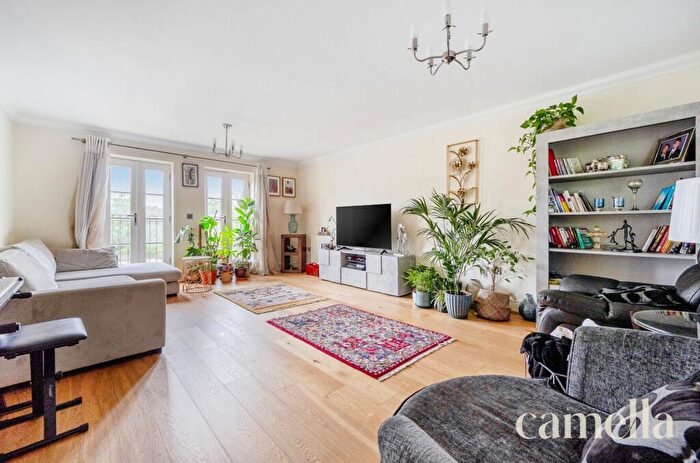 4 Bedroom Terraced House For Sale In Eveleigh Avenue, Bath, BA1