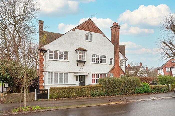 4 Bedroom End Terrace House For Sale In Pitshanger Lane, Ealing, W5