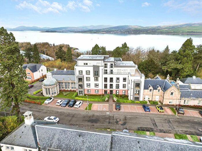 2 Bedroom Apartment For Sale In Hollybush Lane, Castlebank, Inverclyde, PA14