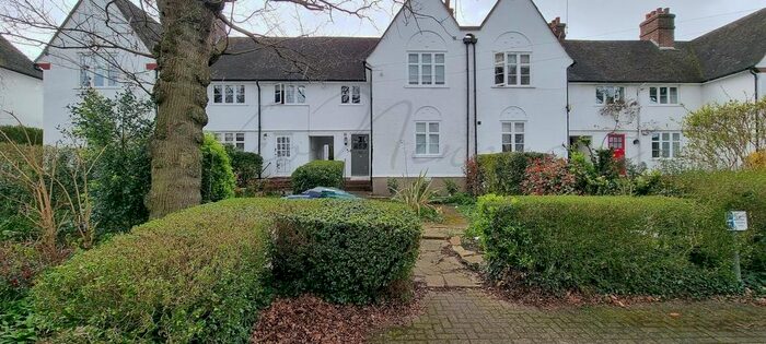 3 Bedroom Cottage To Rent In Wordsworth Walk, Temple Fortune, NW11