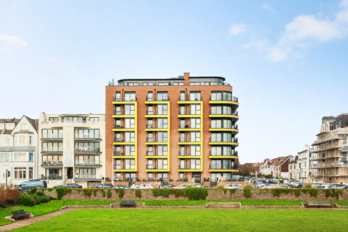 2 Bedroom Flat To Rent In Kingsway, Hove, BN3