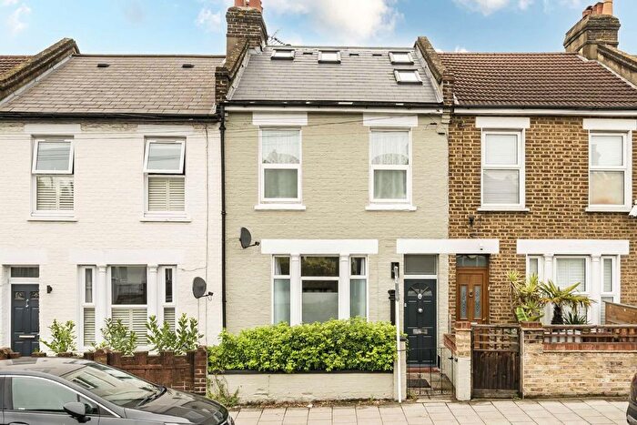 4 Bedroom Property To Rent In Eardley Road, London, SW16
