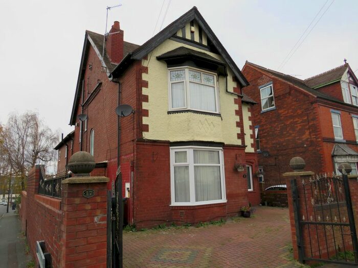 3 Bedroom Flat To Rent In Bloxcidge Street, Oldbury B68