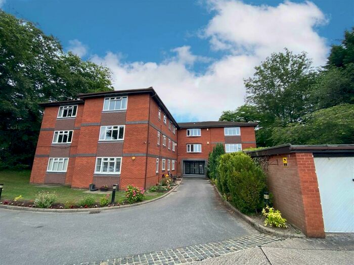 2 Bedroom Flat To Rent In Woodbourne Court, Sale, M33