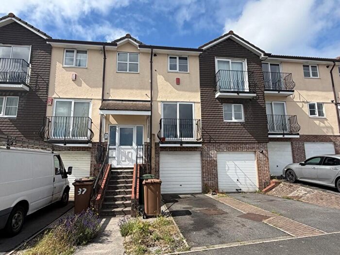 1 Bedroom Flat To Rent In White Friars Lane, PL4