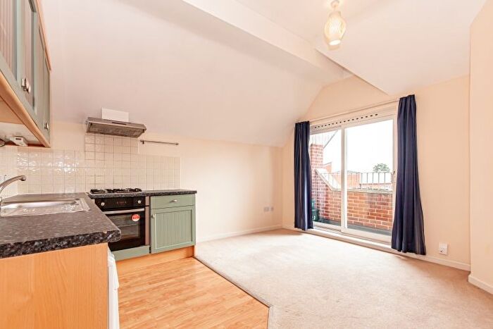 1 Bedroom Flat To Rent In Magdalen Road, East Oxford, OX4