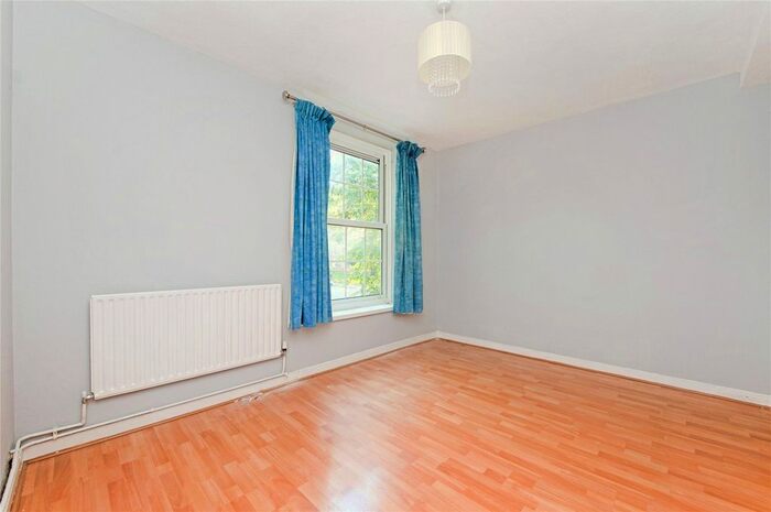 2 Bedroom Flat To Rent In Union Grove, London, SW8