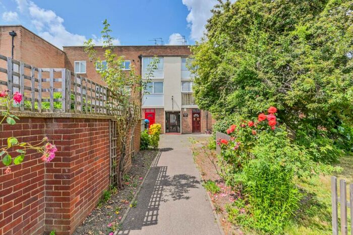 2 Bedroom Flat To Rent In Empire House, , Edmonton, London, N18