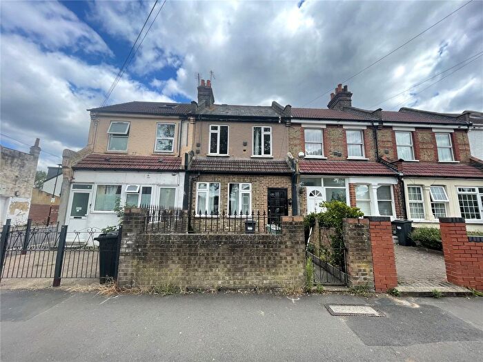 3 Bedroom Terraced House To Rent In Inwood Road, Hounslow, Greater London, TW3