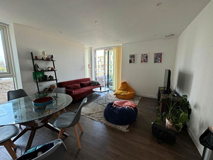 2 Bedroom Flat To Rent In Hartingtons Court, Coster Avenue, London, N4