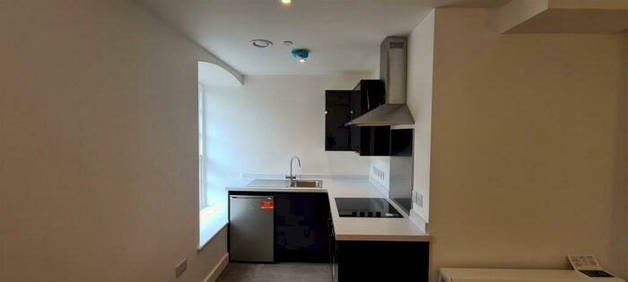 1 Bedroom Apartment To Rent In - High Street, SO14