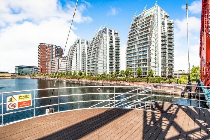 2 Bedroom Flat To Rent In Nv Building, The Quays, Salford, M50
