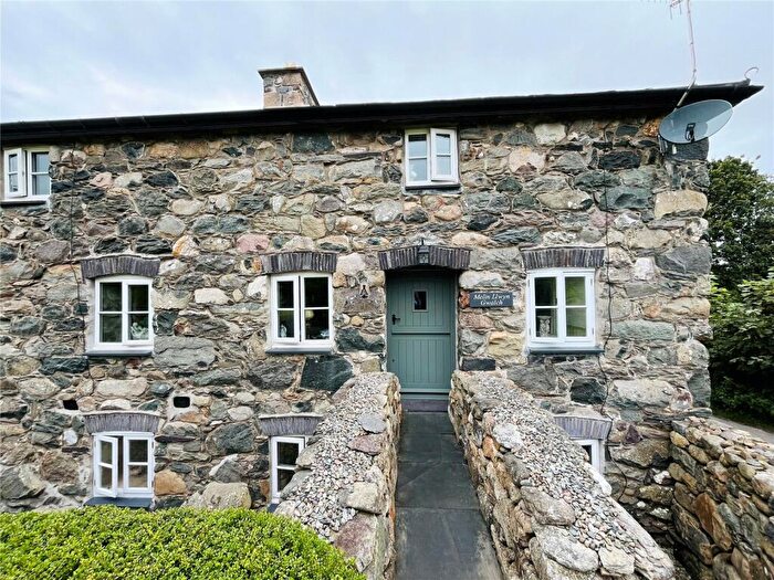 2 Bedroom Detached House For Sale In Dolydd, Caernarfon, Gwynedd, LL54