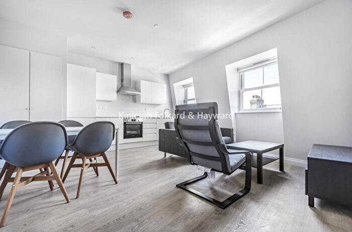 2 Bedroom Flat To Rent In Rialto Road, Mitcham, CR4