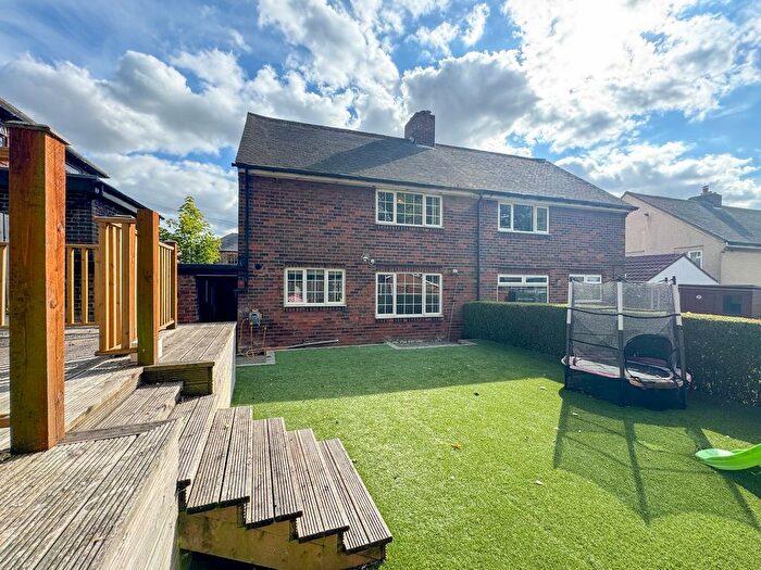 3 Bedroom Semi-detached House For Sale In Bedford Avenue, Grange Moor, Wakefield, WF4
