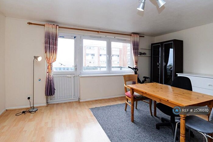 3 Bedroom Flat To Rent In Ashwood House, London, NW4