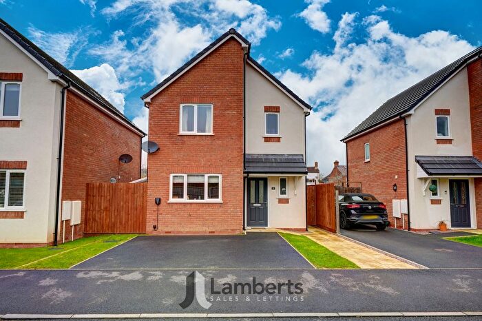 3 Bedroom Detached House For Sale In Royal Oak Drive, Studley, B80