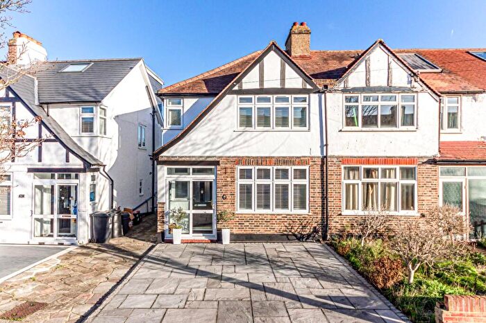 4 Bedroom Semi-Detached House To Rent In Aviemore Way, Beckenham, BR3