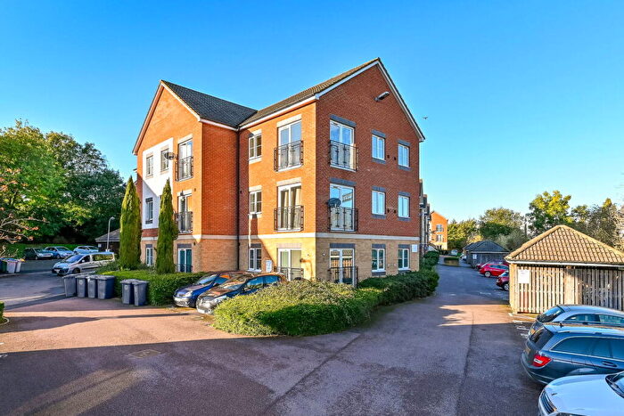 2 Bedroom Flat For Sale In Poppy Fields, Kettering, NN16