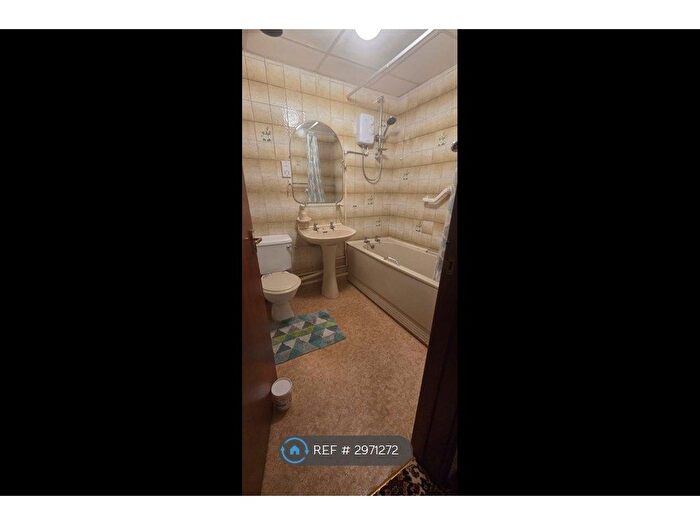 1 Bedroom Flat To Rent In Brunel Court, Swansea, SA1