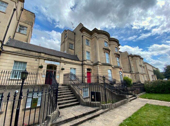 2 Bedroom Apartment To Rent In Reading, Berkshire, RG1