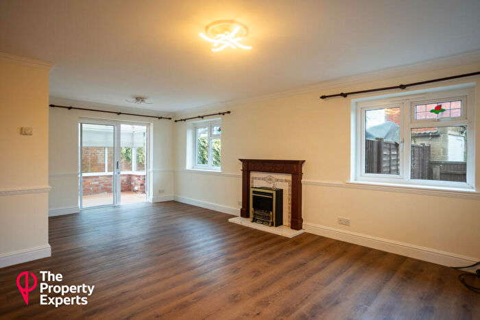 1 Bedroom Bungalow For Sale In Coley Avenue, Reading, RG1