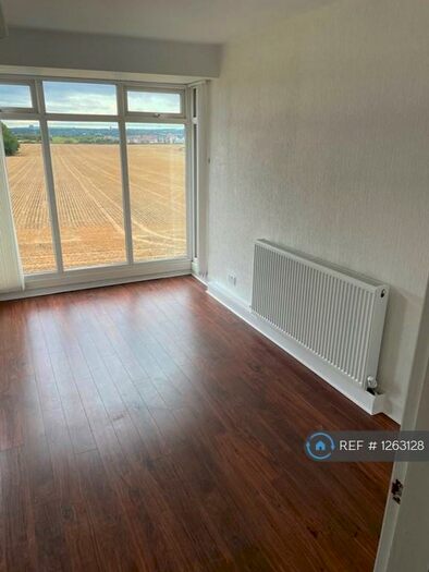 2 Bedroom Flat To Rent In Ridge Court, Newcastle Upon Tyne, NE13