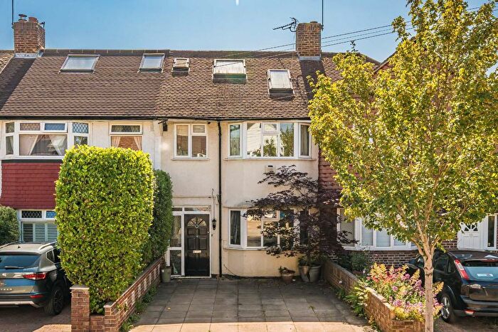 4 Bedroom Terraced House For Sale In Lincoln Avenue, Twickenham, TW2