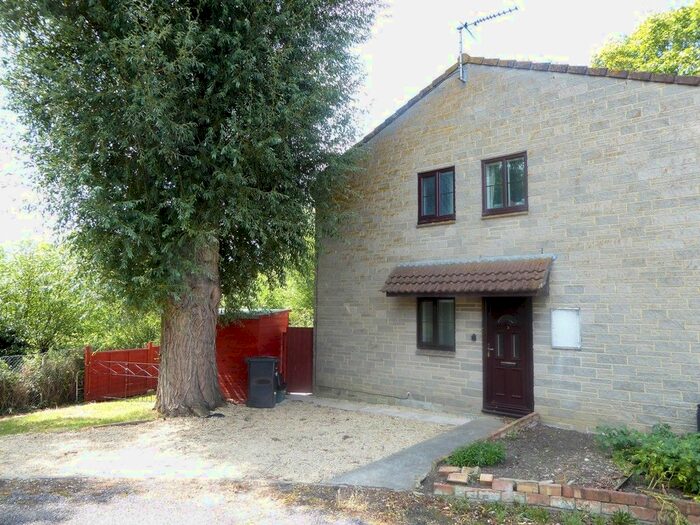 1 Bedroom Flat To Rent In Lyster Gardens, Ilchester, BA22