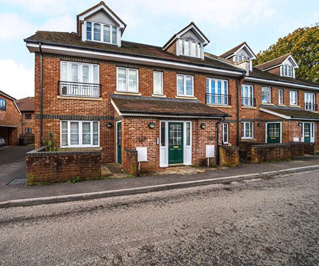 1 Bedroom Flat To Rent In Jessop House, Wey Hill, GU27