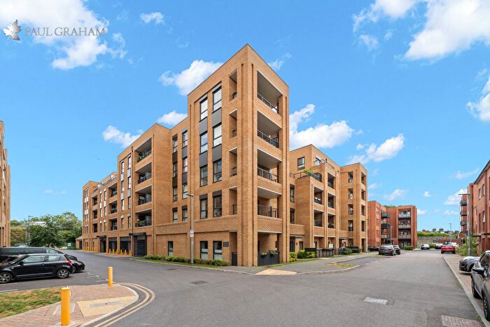 2 Bedroom Flat For Sale In Thimble Crescent, Hackbridge, SM6