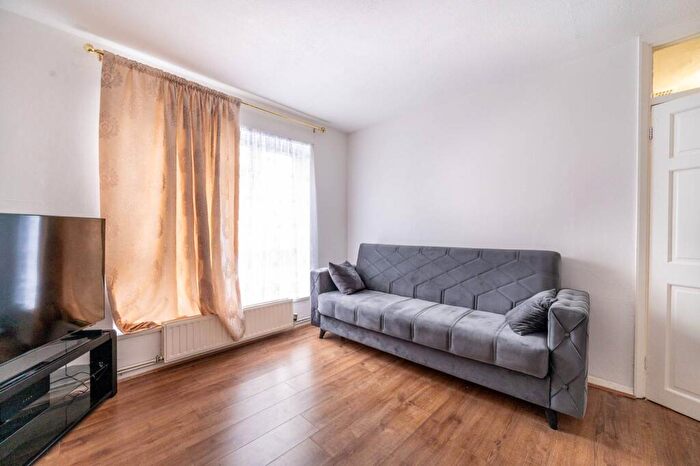 2 Bedroom Flat For Sale In Darwin Court, Plaistow, London, E13