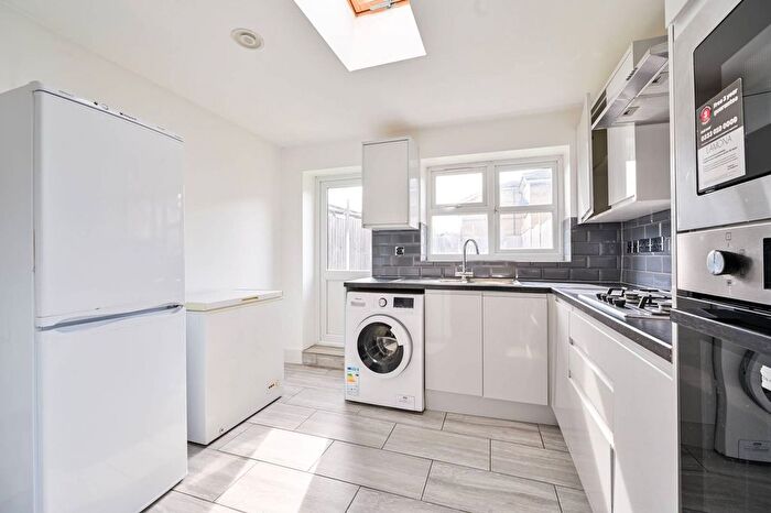 4 Bedroom Terraced House To Rent In Commercial Way, Peckham, London, SE15