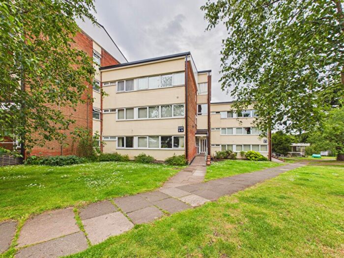 1 Bedroom Flat For Sale In The Green, Hartshill, CV10