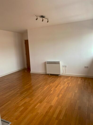2 Bedroom Flat To Rent In London Road, London, SW16