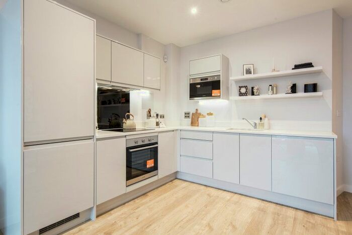 1 Bedroom Flat For Sale In High Road, Goodmayes, Ilford, IG3